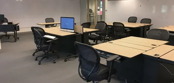 Image of the Digital Media classroom in Hillyer Hall